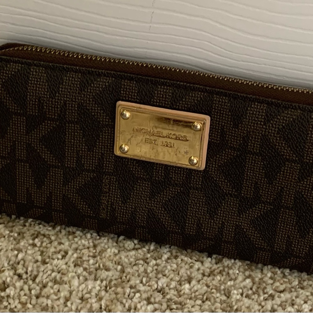 Michael Kors Brown Zip Around Wallet